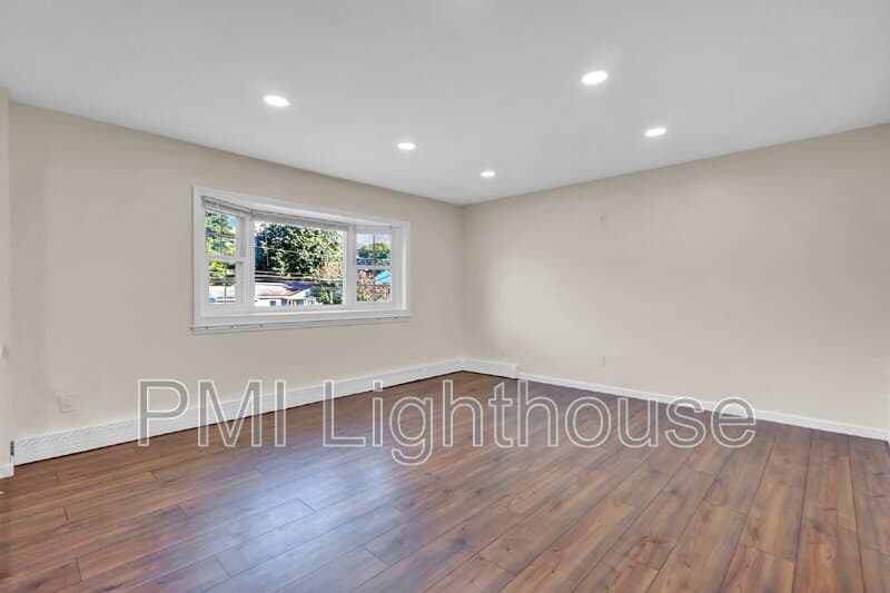 Huntington Station House: 164 W 19th St