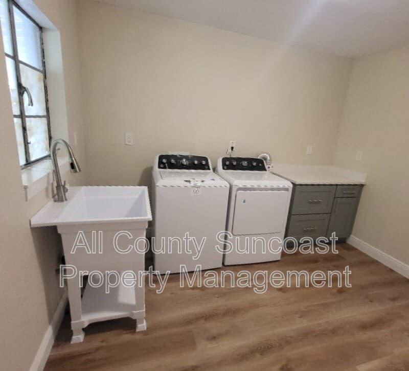 St.Petersburg House: 2444 14th Ave S
