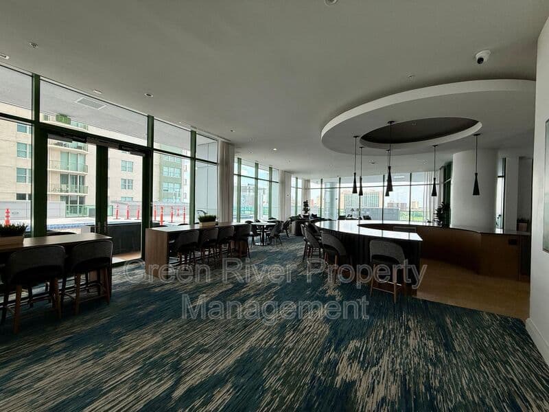 Jacksonville House: 1431 Riverplace Boulevard