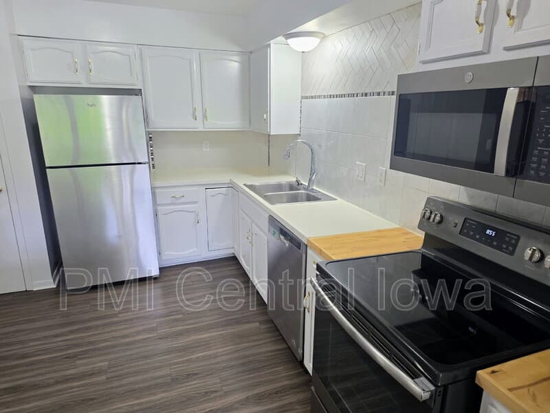 West Des Moines Condo: 1100 50th Street