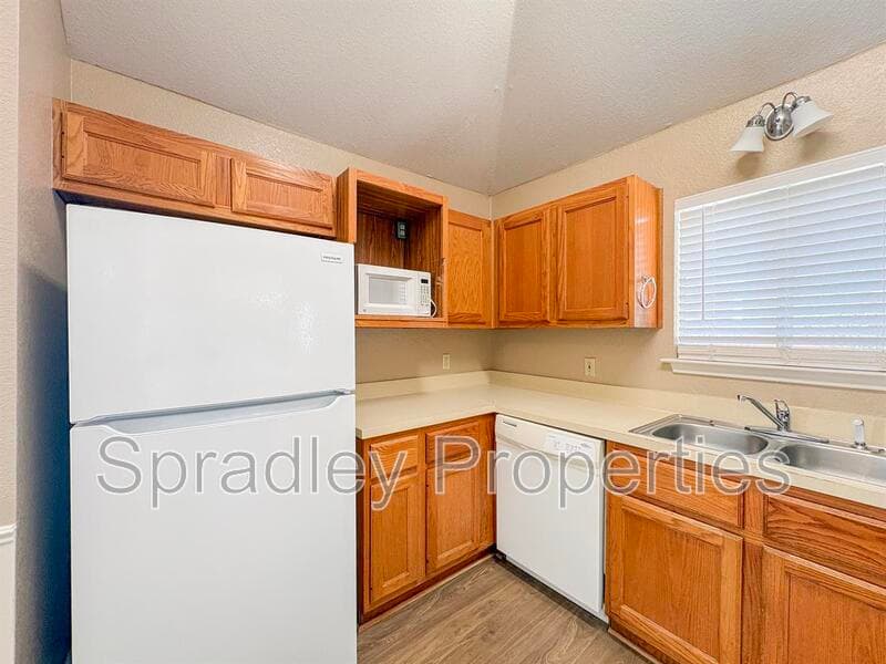 Temple House: 4612 Stone Pointe Dr