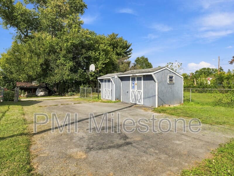 Boonsboro House: 103 Young Ave