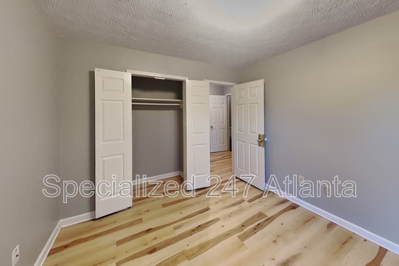 Conyers House: 2112 Fairway Ct SE