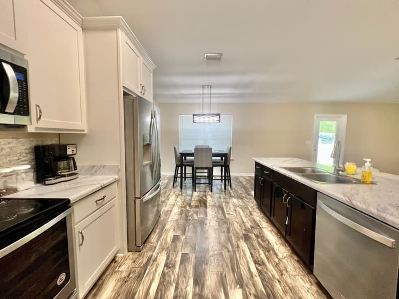 Crestview House: 6193 Anchors Drive