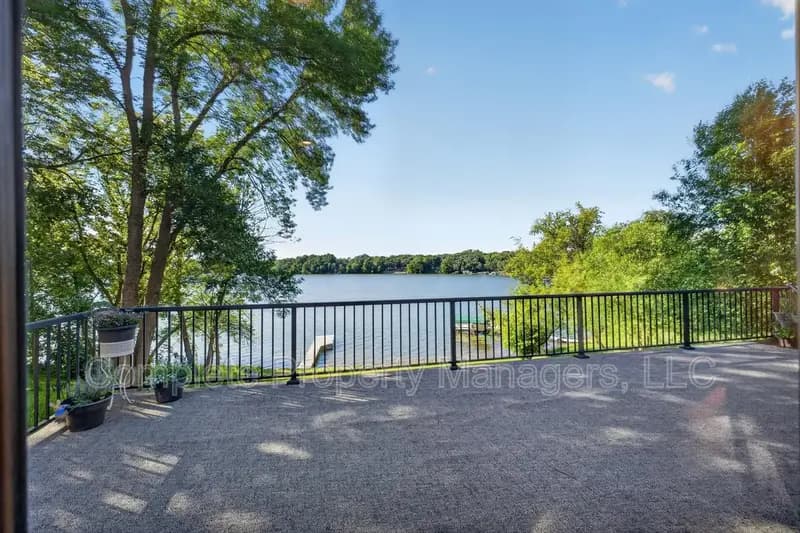 New Richland House: 23619 180th Street