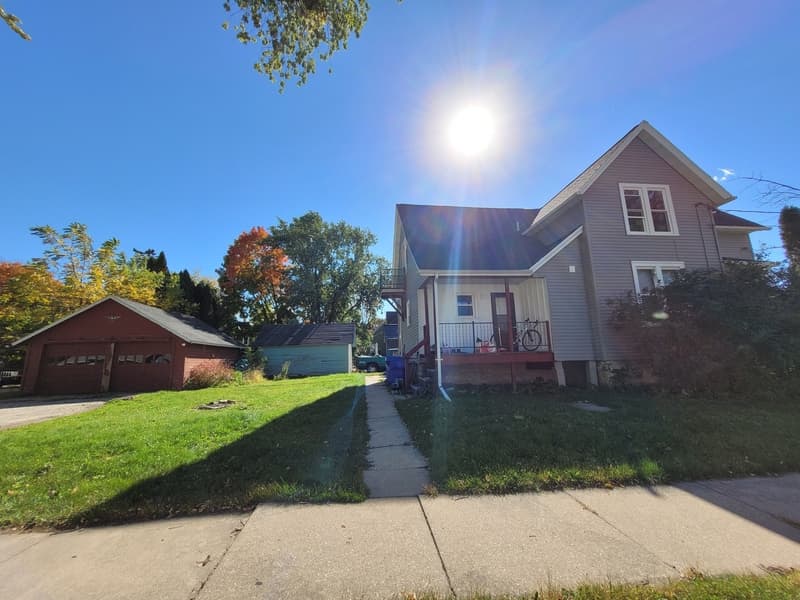 Appleton Condo: 207 E. Commercial St.