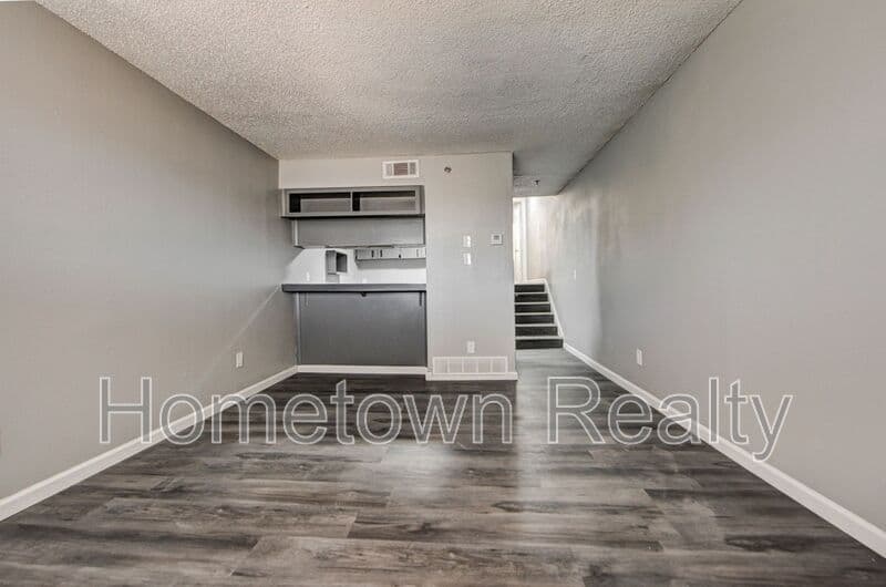 Edmond Condo: 1012 Chartrand Ave