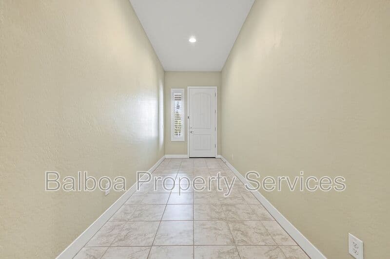 Queen Creek House: 20547 E Via De Colina