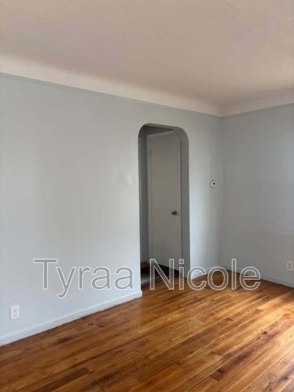 Grosse Pointe House: 21604 Moross Road