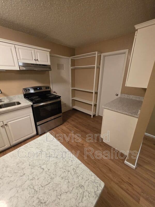 Midland Condo: 3310 Bedford Ave