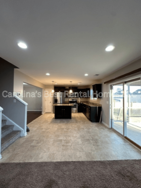 Columbia House: 257 Allans Mill Drive