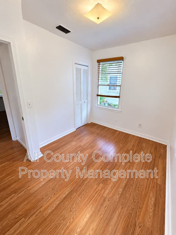 Jacksonville House: 4803 Lexington Ave