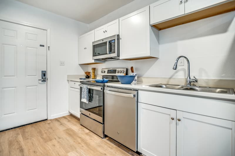 Arlington Condo: 905 West Abram Street - 2