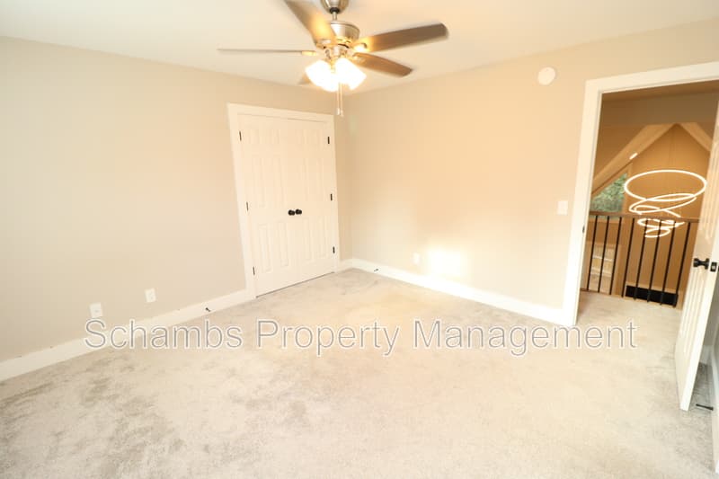 Cary House: 106 Kensbury Cir