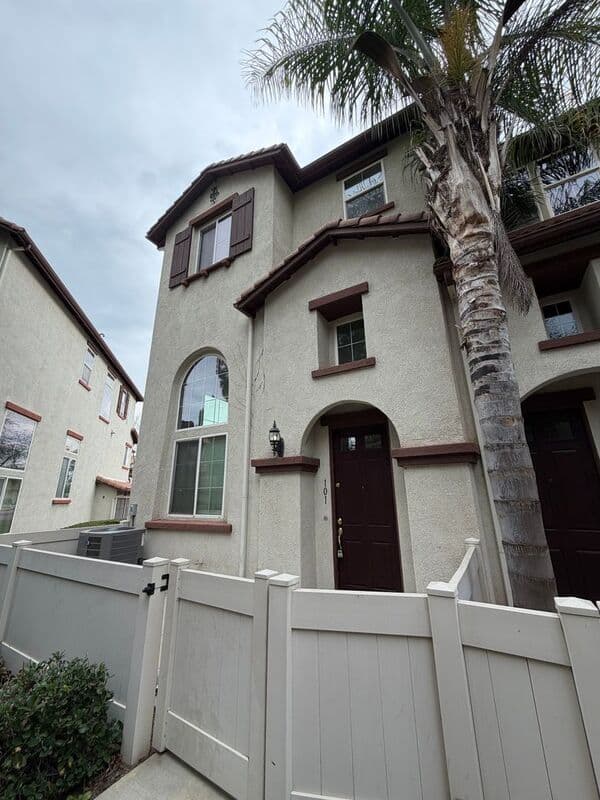 Murrieta House: 33770 Willow Haven