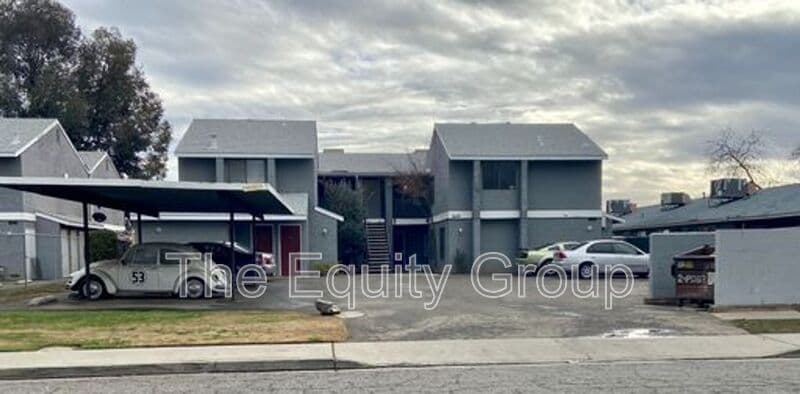 Visalia Condo: 1649 East Douglas Ave