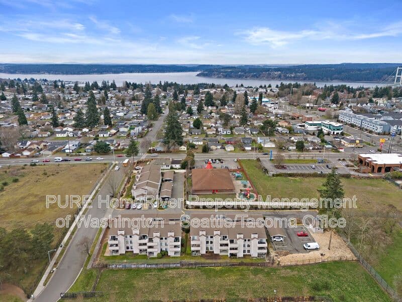 Tacoma Apartment: 6601 S 8th St