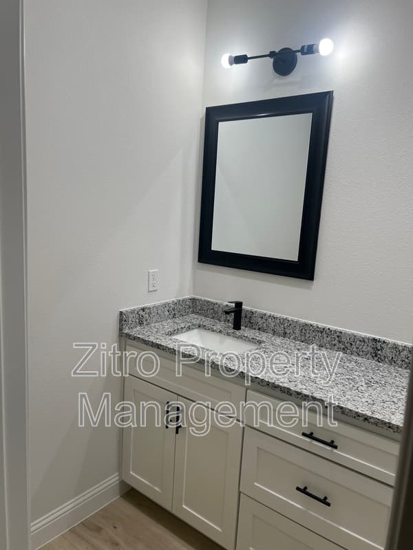 Fort Worth House: 4441 Wayside Ave
