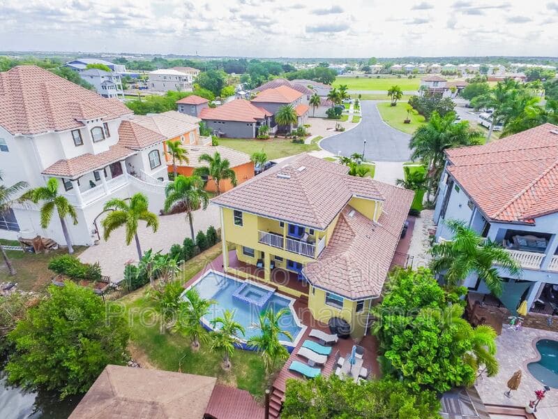 Apollo Beach House: 539 Treviso Dr