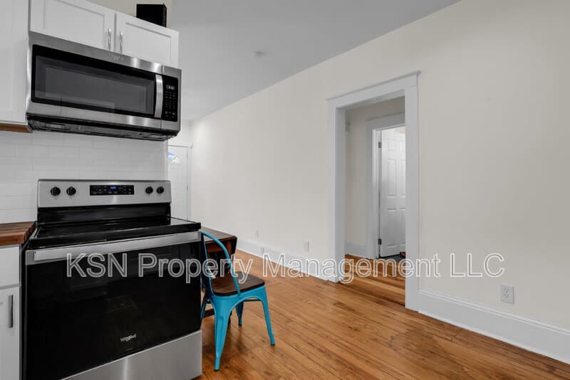 Savannah House: 669 East 32nd Street