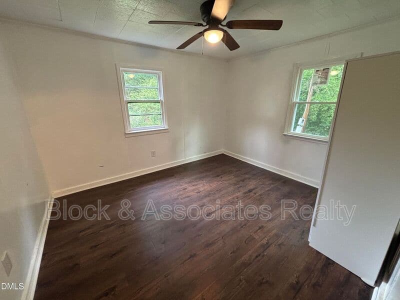 Bear Creek House: 87 Robert Thompson Rd
