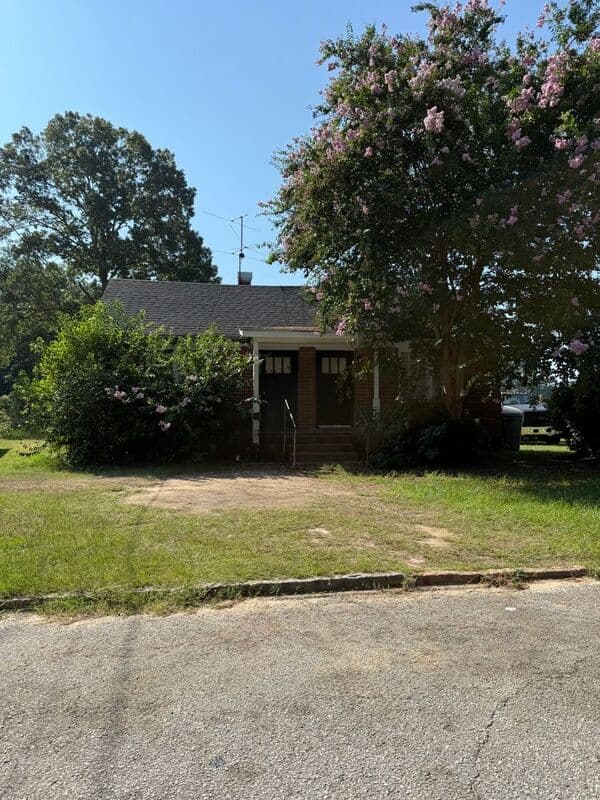 Orangeburg House: 1286 Union St