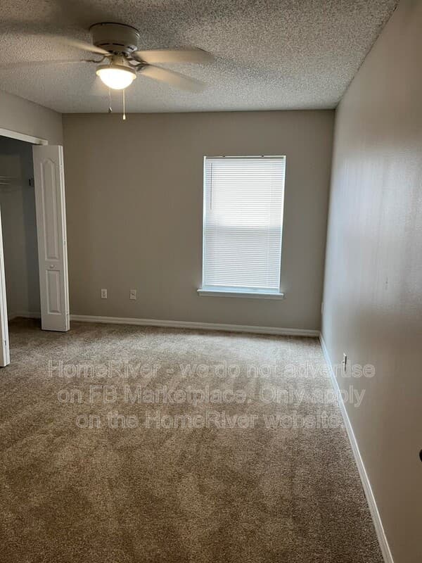 Jacksonville House: 11008 Apple Blossom Trl W
