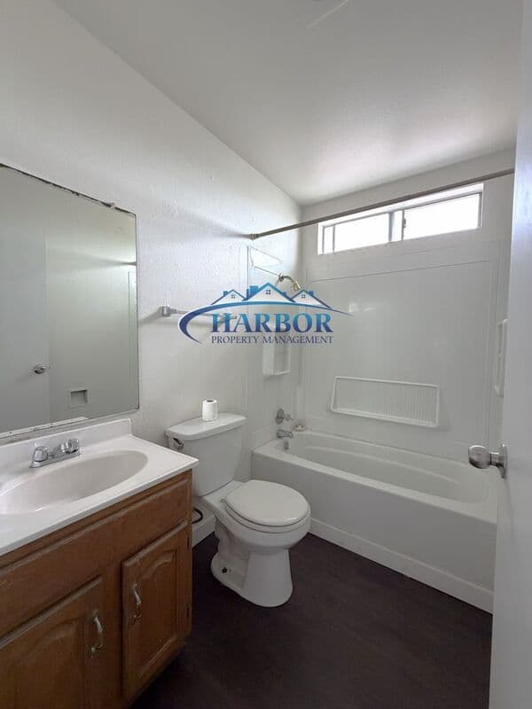San Pedro Condo: 657 West 2nd Street