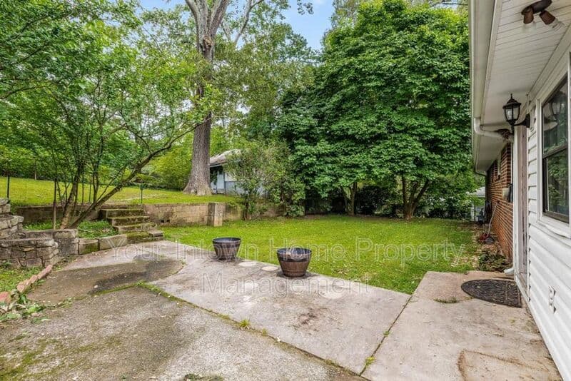 Decatur House: 2959 Westbury Dr.