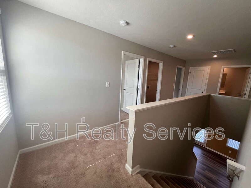 Ulen House: 854 McArthur Drive
