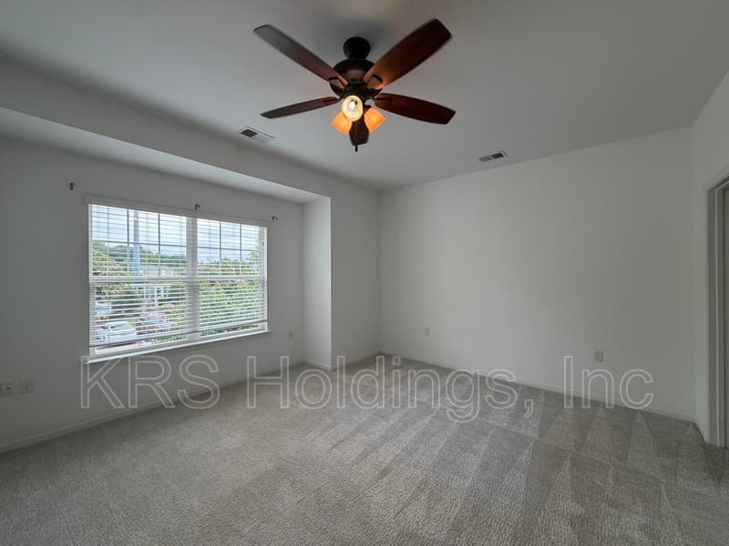 Chesapeake Condo: 1517 Rollesby Way