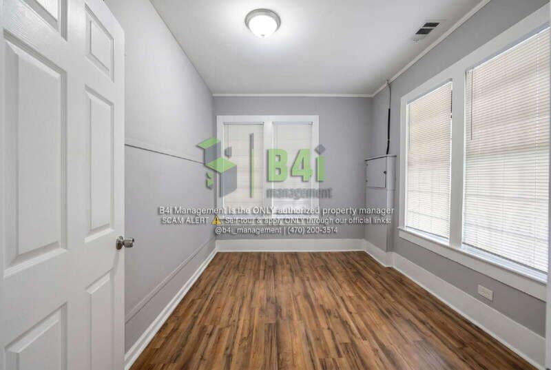 Milledgeville House: 1645 Vinson Hwy