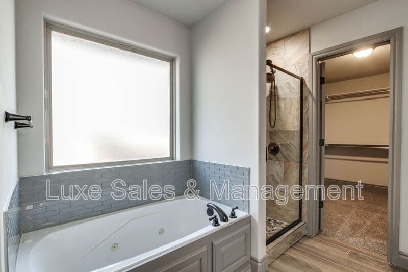 Edmond House: 6133 Oxnard St