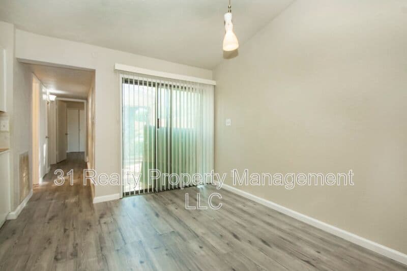 Dallas House: 7062 Pineberry Road
