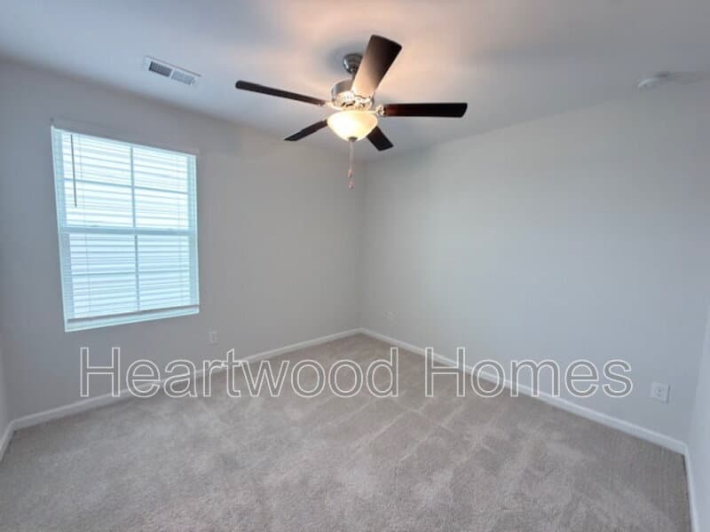 Elgin House: 406 Eclipse Lane