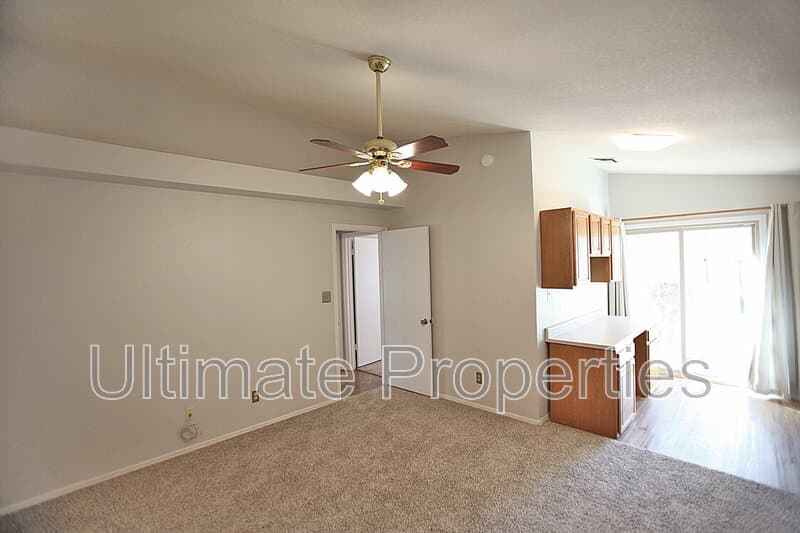 Peoria House: 8140 N 107th Ave