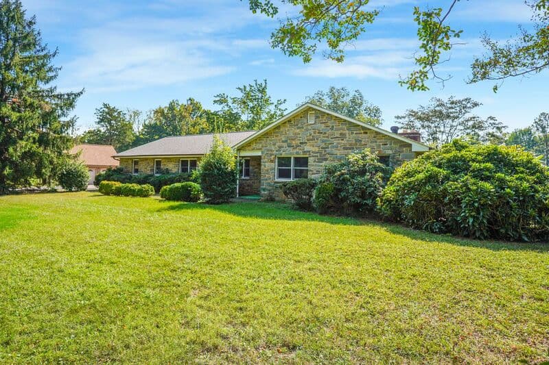 Spotsylvania House: 10003 Courthouse Rd