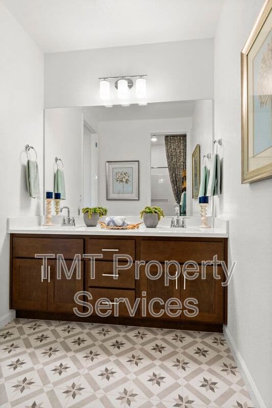 Sacramento Townhome: 31 Advantage Court