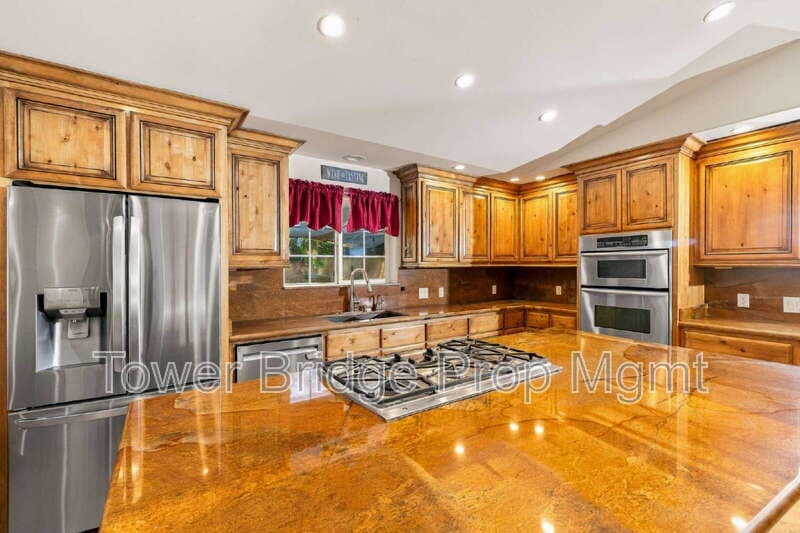 Fair Oaks House: 5770 Hoffman Lane