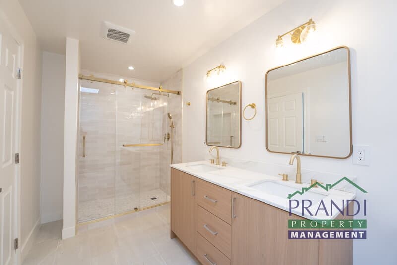 San Anselmo House: 645 Fawn Dr