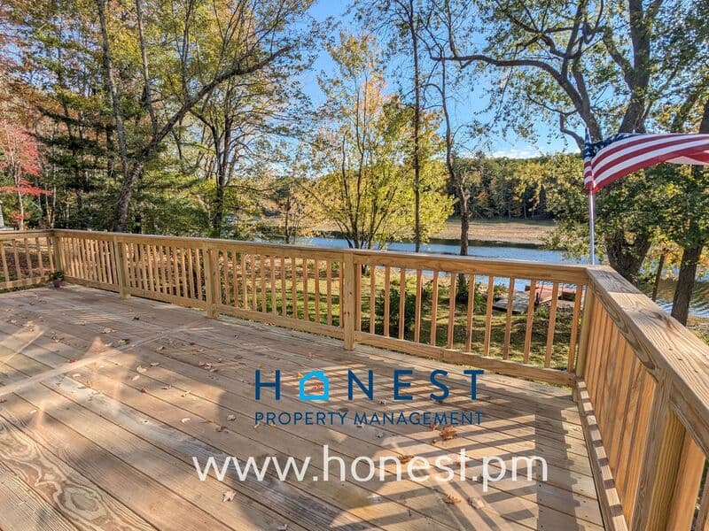 West Gardiner House: 107 Woodland Dr