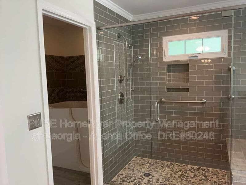 Alpharetta House: 8031 Henderson Ct