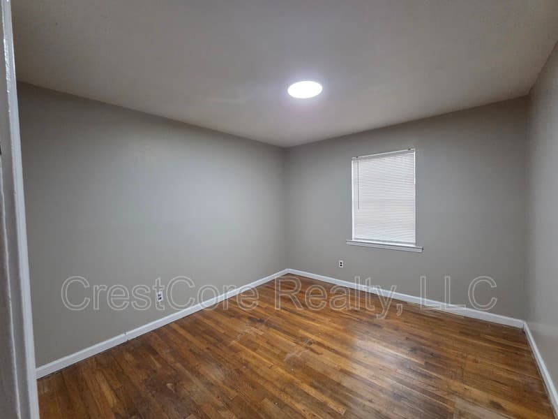 Memphis House: 4535 Beacon Hill Dr