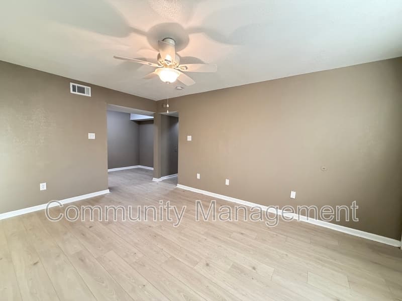 Baton Rouge Condo: 2150 N Sherwood Forest Dr