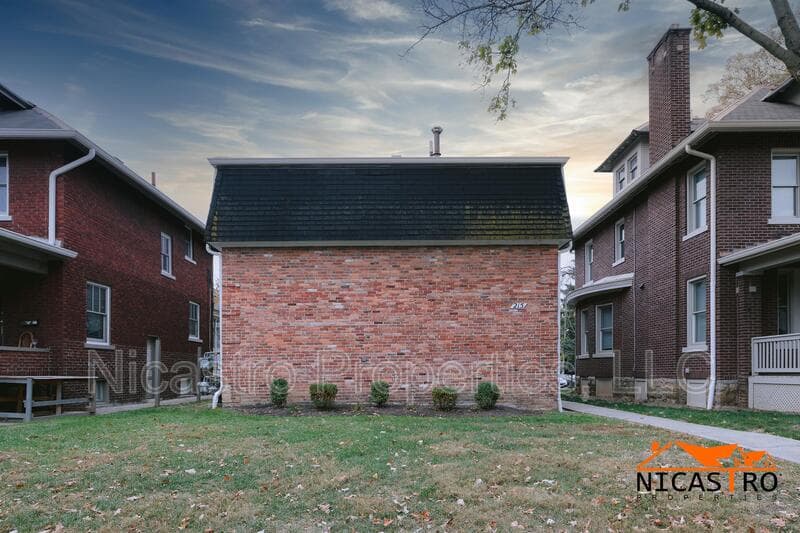 Columbus Condo: 215 East Lane Avenue - A