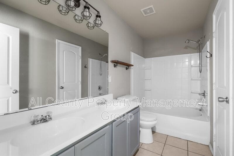 Granbury House: 4203 Agate Drive