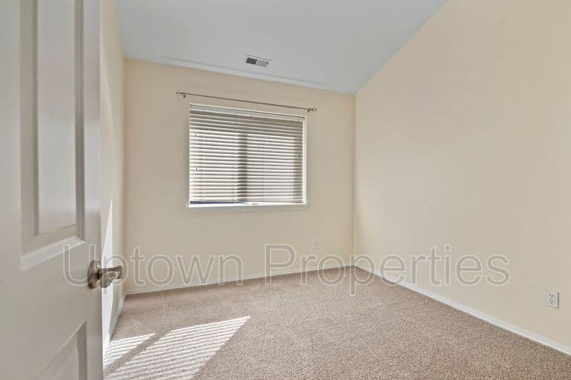 Tualatin House: 9284 SW Sweek Dr