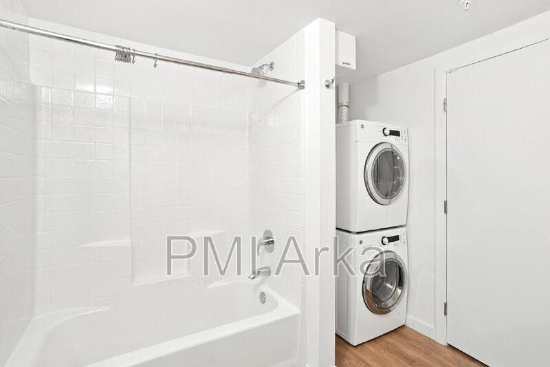 Seattle Condo: 750 11th Ave E