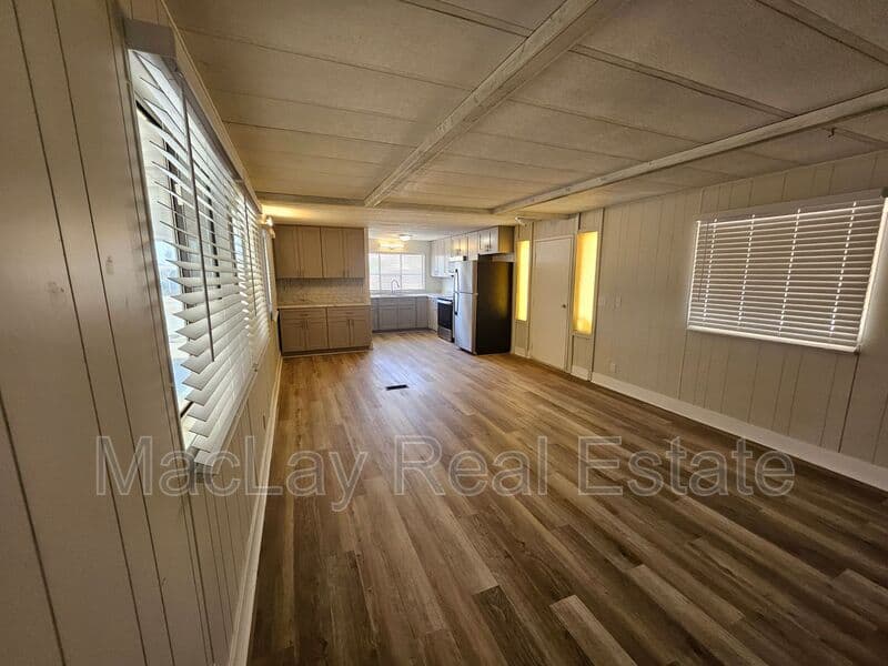 Casa Grande House: 1113 W. Corinthian Circle
