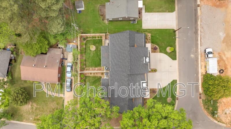 Charlotte House: 428 Dover Ave